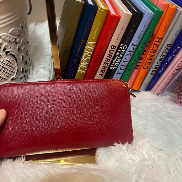 Prada Red Bow Wallet - Picture 4 of 9